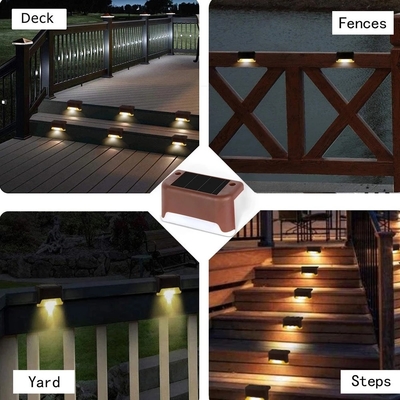 Il punto solare del patio del giardino all'aperto accende le luci impermeabili del paesaggio